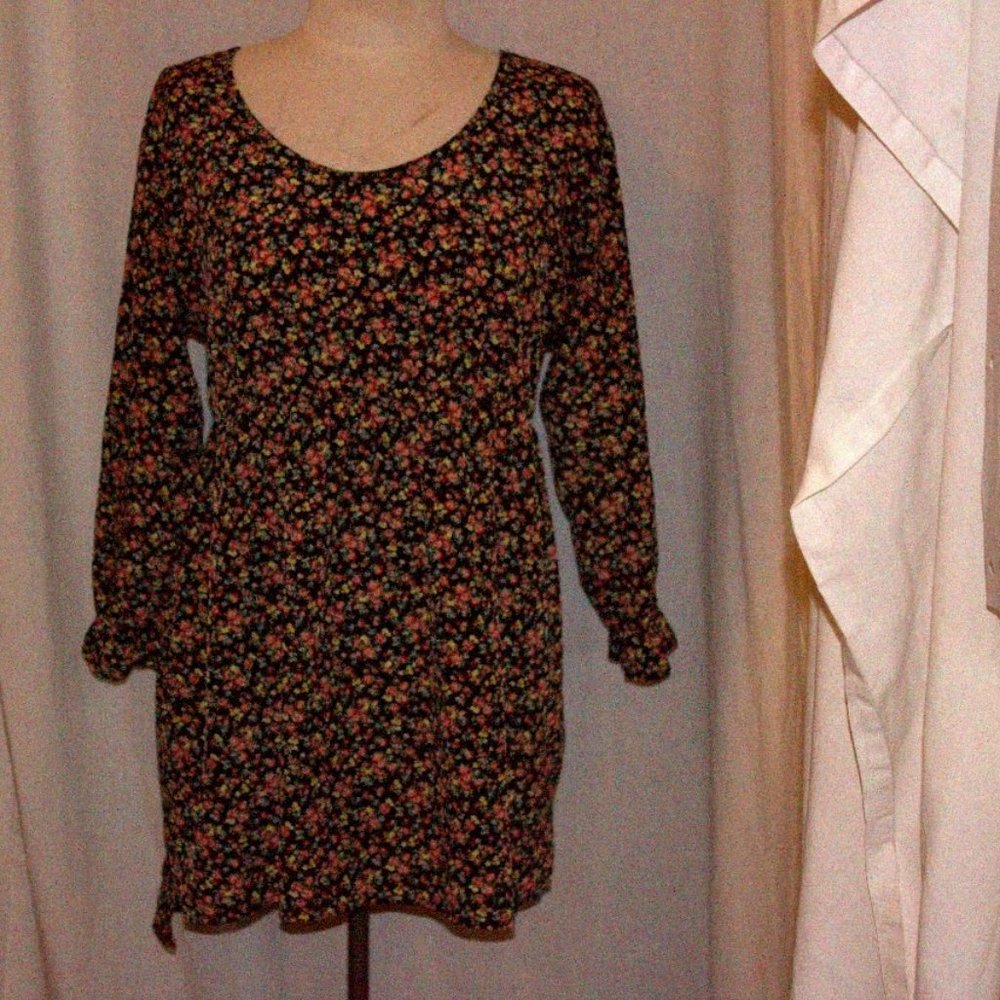 Elodie Babydoll Floral Blouse szM